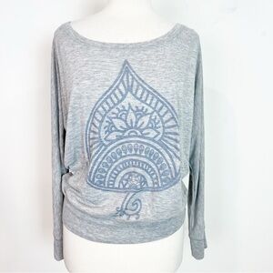 THIRD EYE THREADS GRAY MANDELA BOHO HENNA INSPIRED GRAPHIC BANDED HEM
SHIRT SZ S